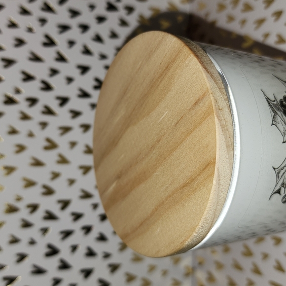 Brand New Scentsational Holly Berries Candle - Picture 3 of 6